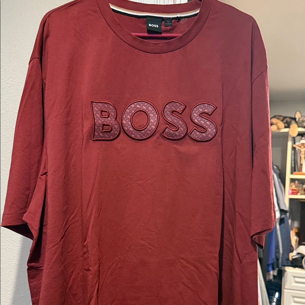 Hugo Boss Men's Dark Red Short Sleeve Tee